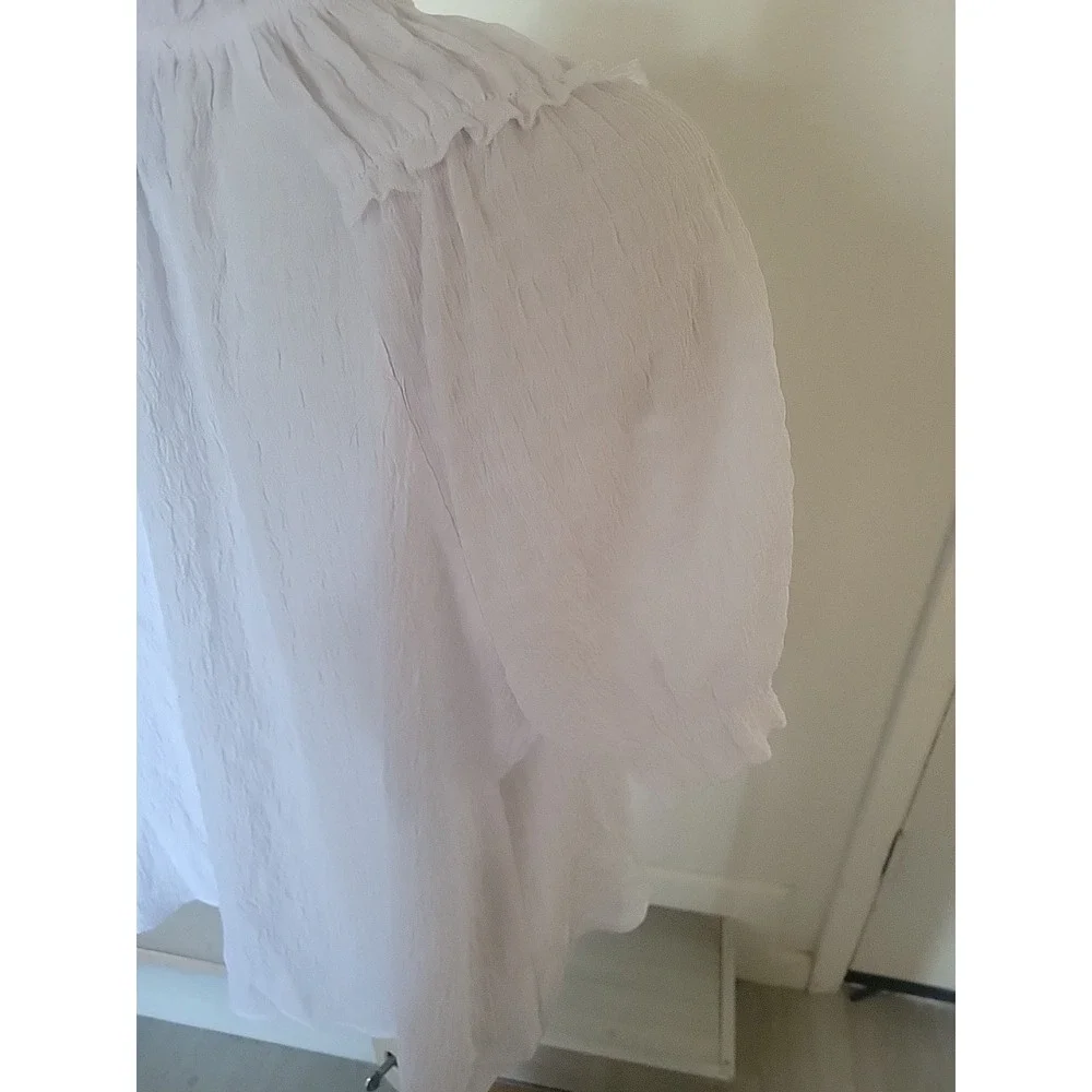 Olivia & Martin White Flowy Semi- Sheer Blouse Beach Lightweight Summer‎ Coastal - Picture 4 of 7